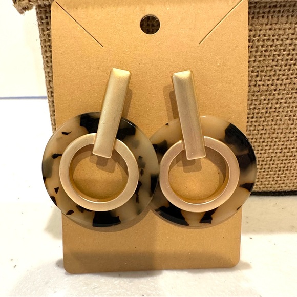 2 pairs of Faux Tortoise Earrings - gold tone accents - Picture 6 of 13